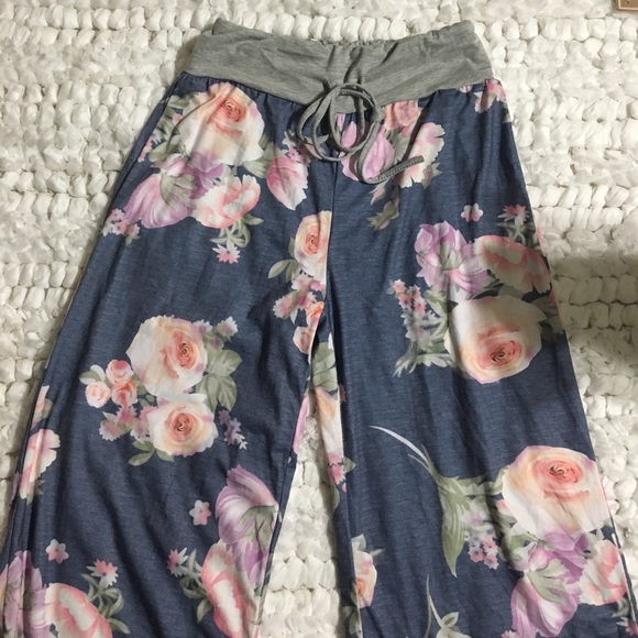NEW! Candace floral wide leg sweats/lounge pants S - Picture 5 of 5
